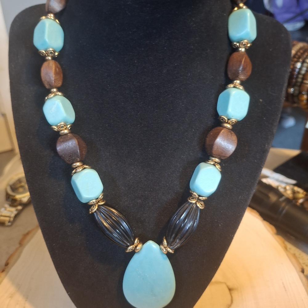 Elegant Turquoise and Brown Beaded Necklace